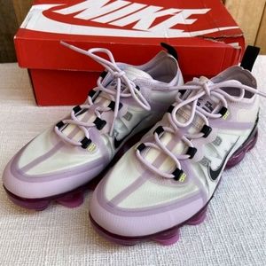 NIKE AIR VAPORMAX 2019 7Y fits Womens size 8.5  NEW WITH BOX. ICED LILAC.